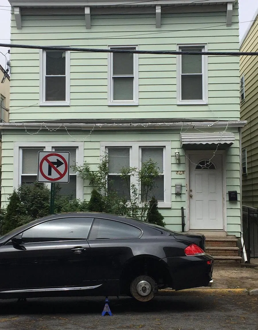 2 bed, 800 sqft, $2,200 — Photo 1