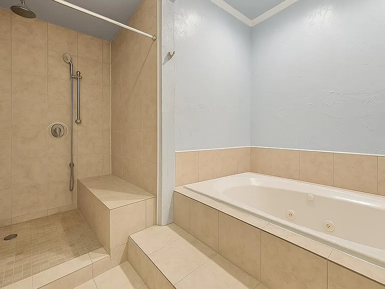 (Bathroom A) Downstairs - full bath