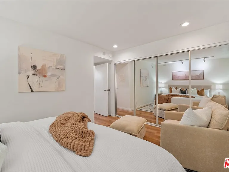 821 Bay St #C1 — Photo 22