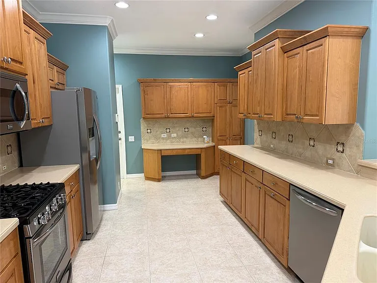 4823 Carrington Cir — Photo 15