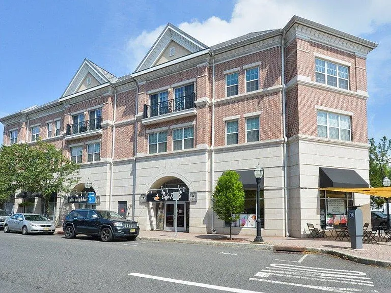 Cranford Crossing Apartment Homes — Photo 17