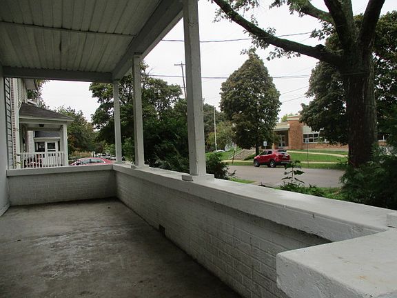 2nd image of 320 Palmer St NE