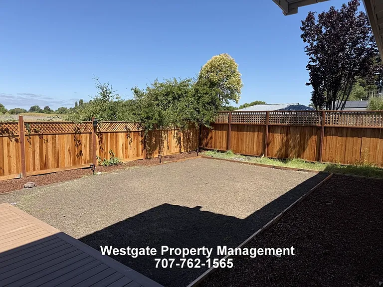 678 Holly Ave — Photo 11