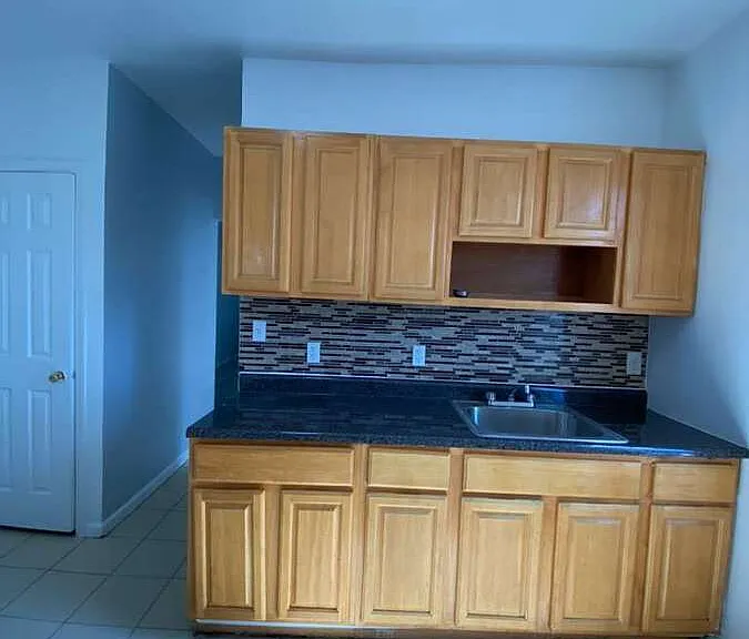 67 Van Cortlandt Park Ave #3L — Photo 3