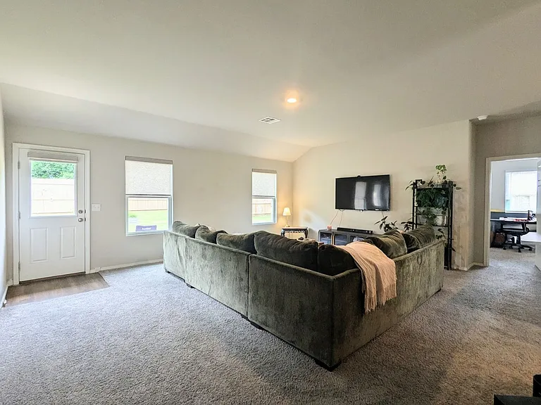 524 SE 7th Pl — Photo 5