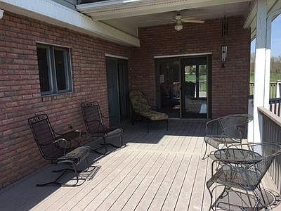 Covered porch / deck