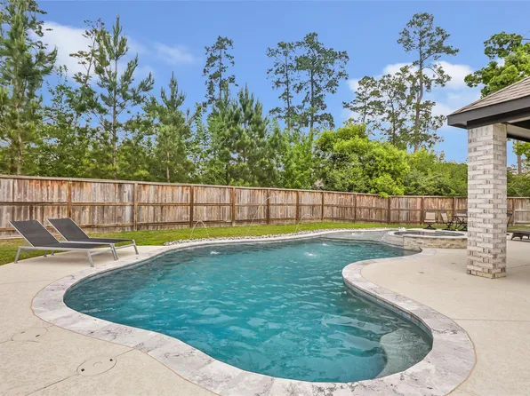 527 Chestnut Reef Ct, Conroe, TX 77304