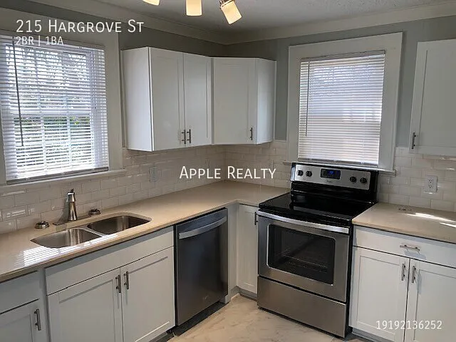 215 Hargrove St - Available in October! — Photo 3