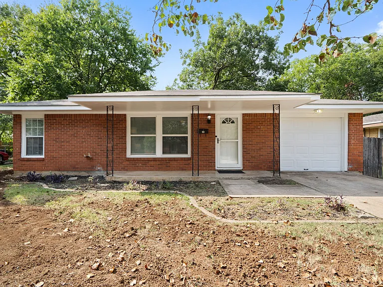 6418 Onyx Dr N — Photo 8