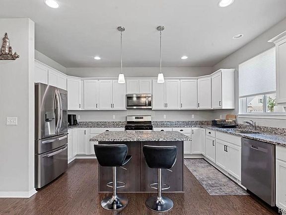 5th image of 1821 Emerald Ln