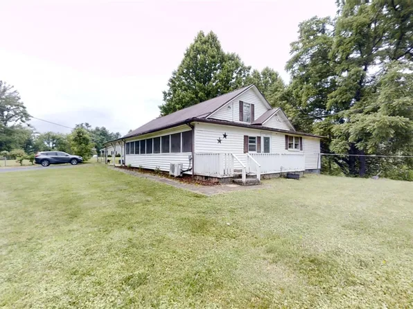 262 Blackberry Ln, Bakersville, NC 28705