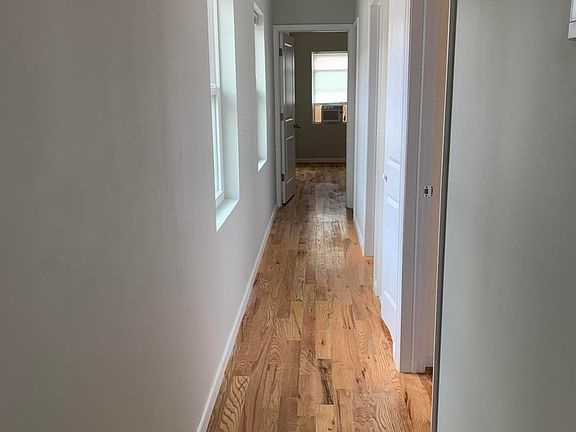 5th image of 32 Seaview Ave #2