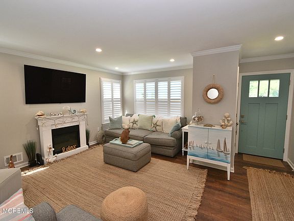 4th image of 2 Ellison Court