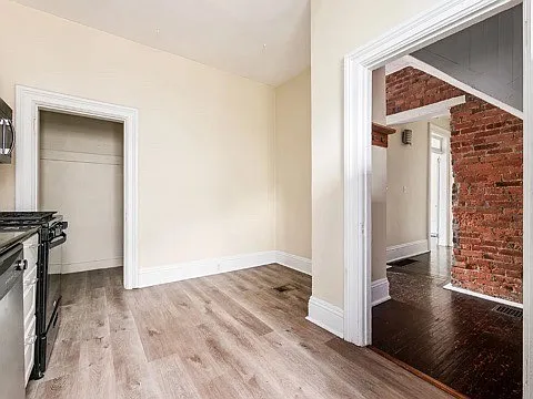 41 King Ave #D — Photo 12