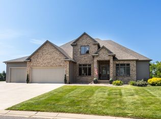 1046 Bush Ct SW, Eyota, MN 55934