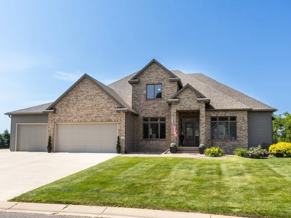 1046 Bush Ct SW, Eyota, MN 55934