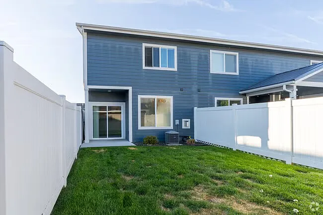 10652 N May Ln — Photo 24