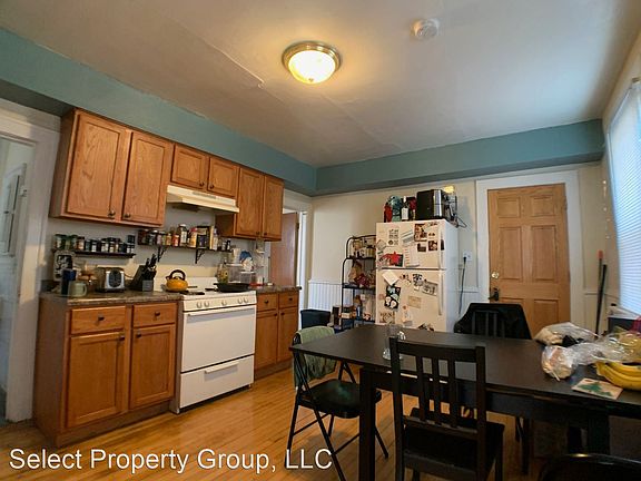 4th image of 1650 N Arlington Pl