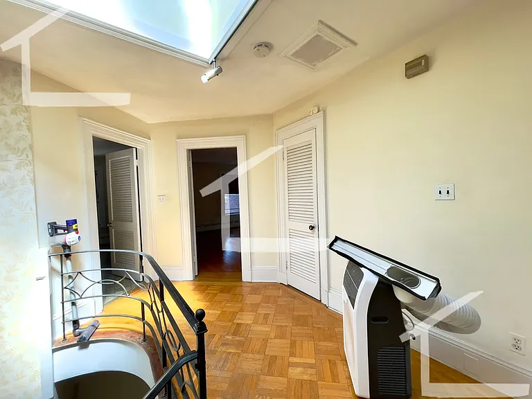 1716 Beacon St #MR3 — Photo 11