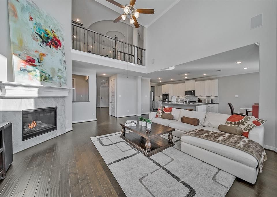 1st image of 12043 Treetop Hills Ln