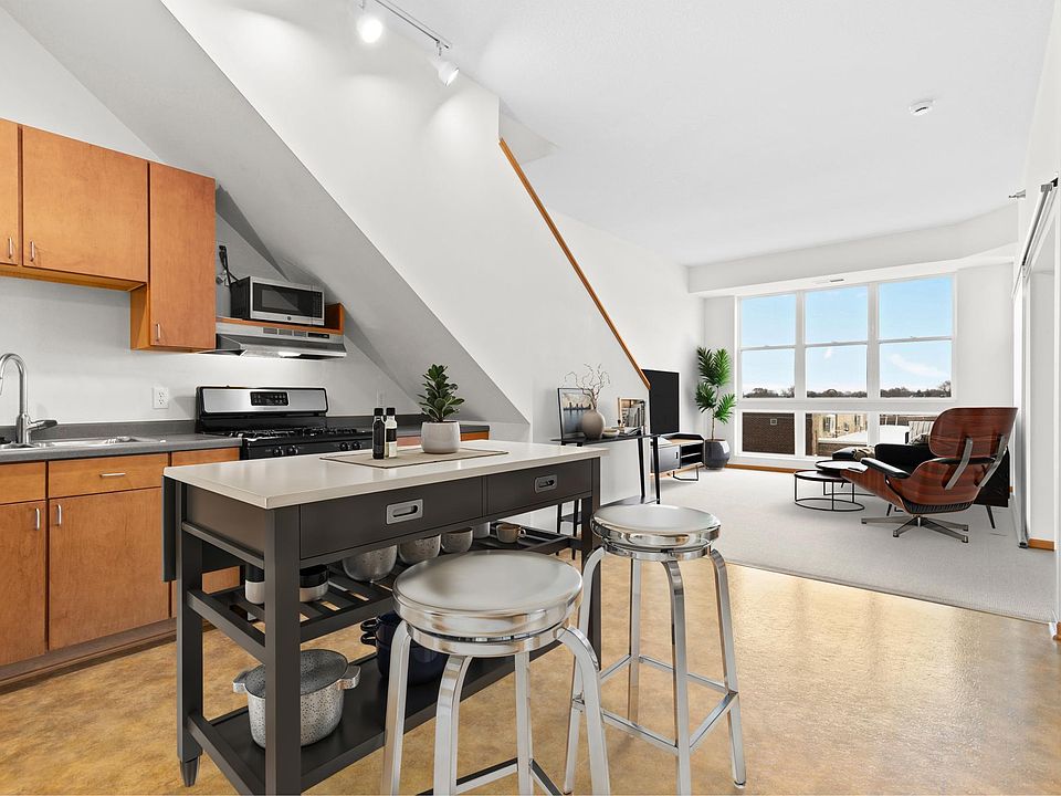 1st image of 2650 University Ave W APT 311
