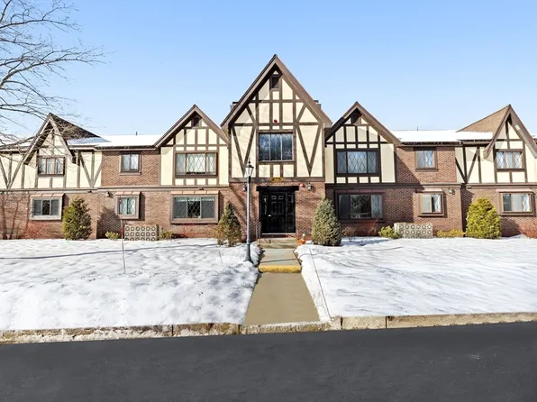 4 Royal Lake Dr APT 3, Braintree, MA 02184