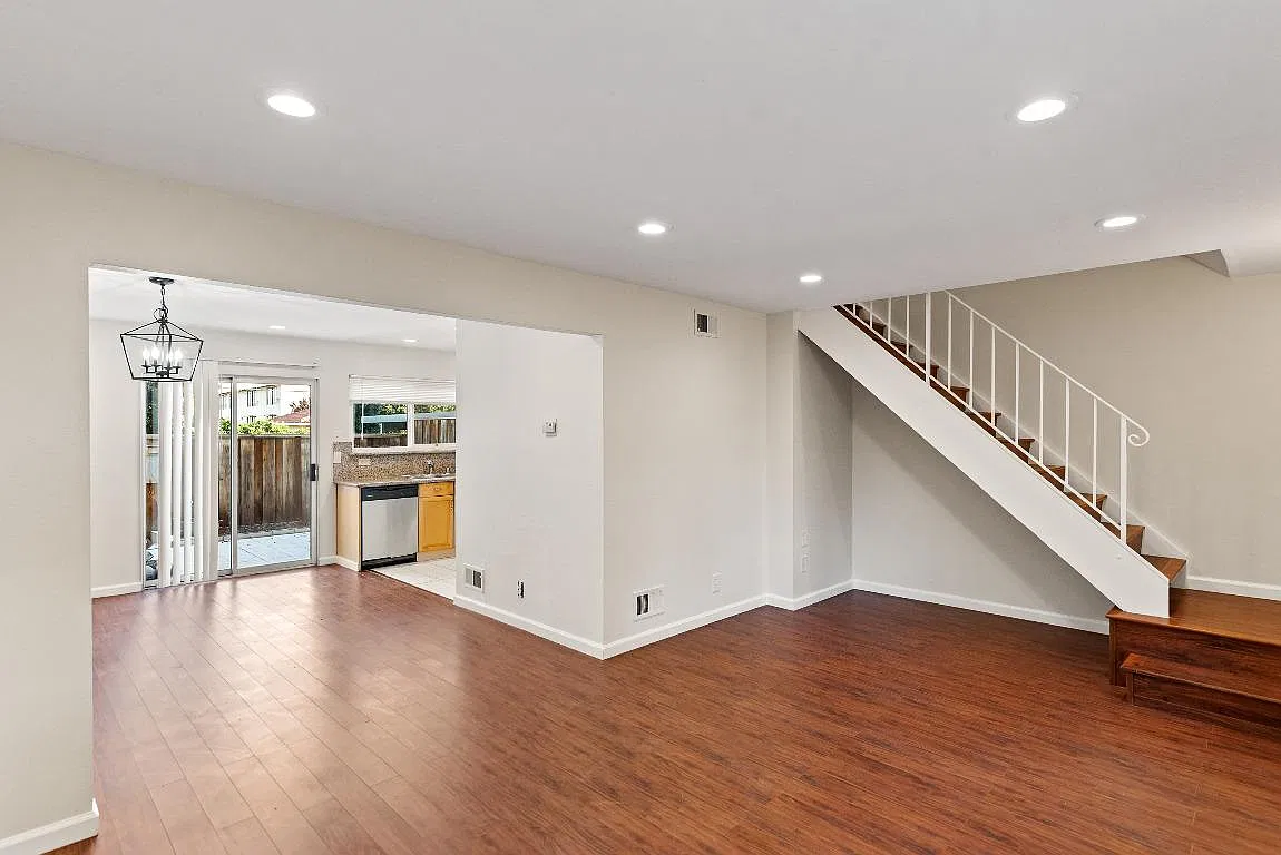 3 bed, 1.5 bath, 1168 sqft, $3,500 — Photo 3