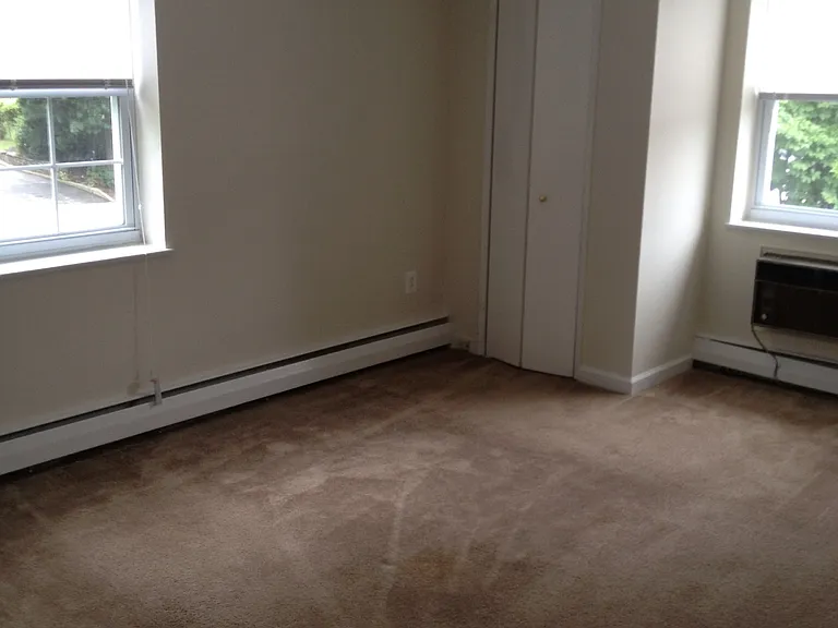 Pembroke Apartments — Photo 48