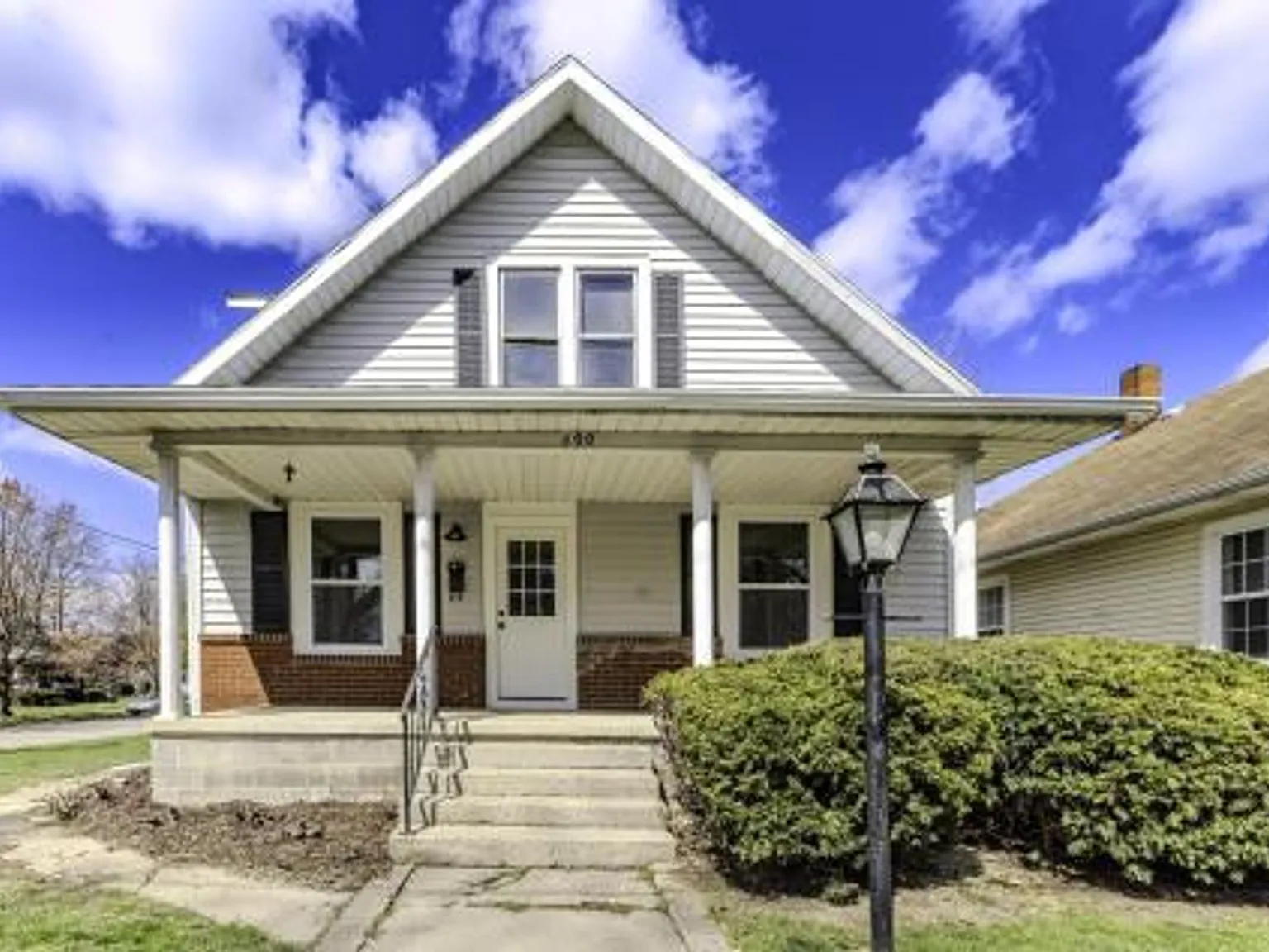 400 E Highland Ave — Photo 2