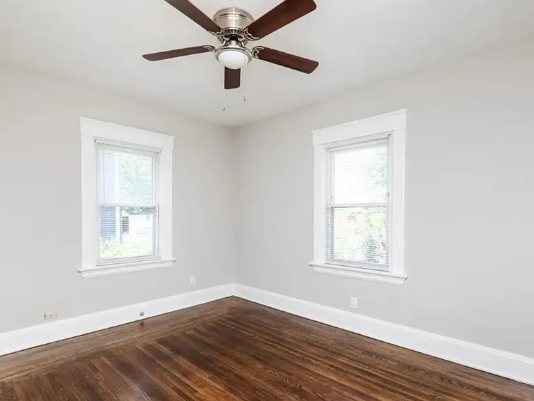 2556 Williams Ave — Photo 19
