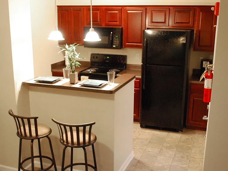 East Bay II Apartments — Photo 18