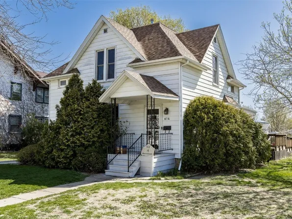 614 A Ave, Vinton, IA 52349