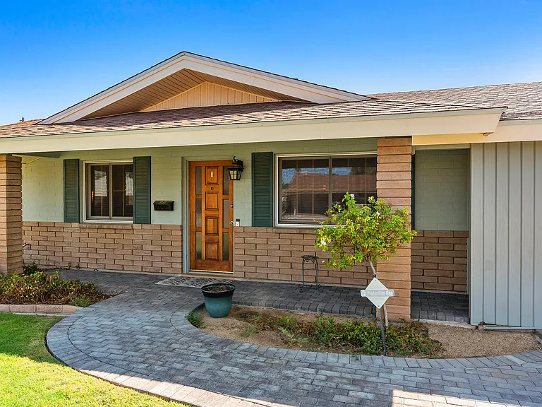 3117 S Jentilly Ln — Photo 3