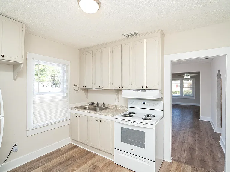 32 Grant St — Photo 14