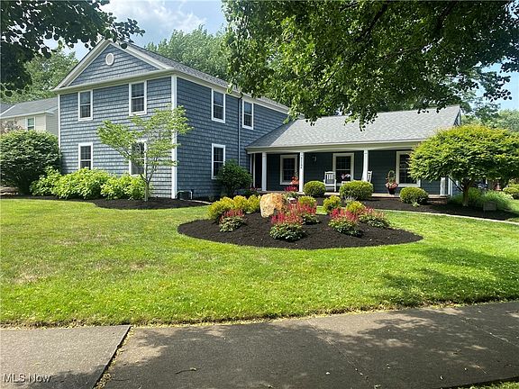 2nd image of 31104 Narragansett Ln