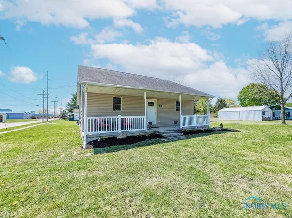 261 E Eagle St, Fostoria, OH 44830