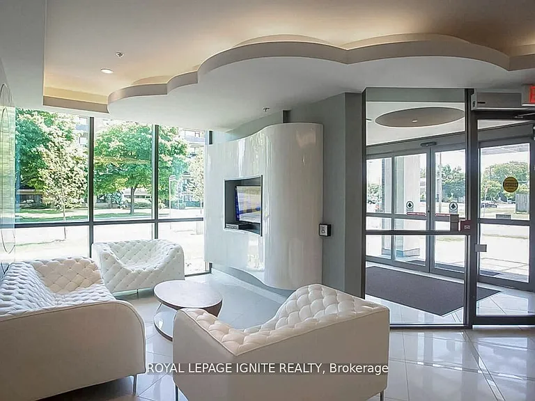 80 Esther Lorrie Dr #423 — Photo 2