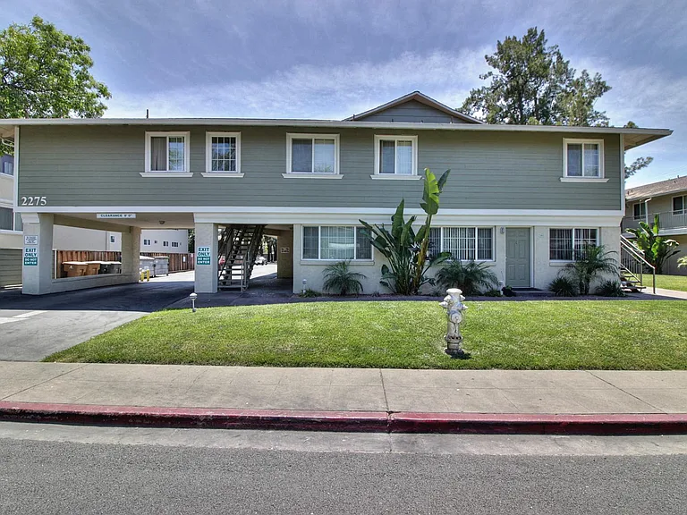 Mountain View Place — Photo 8