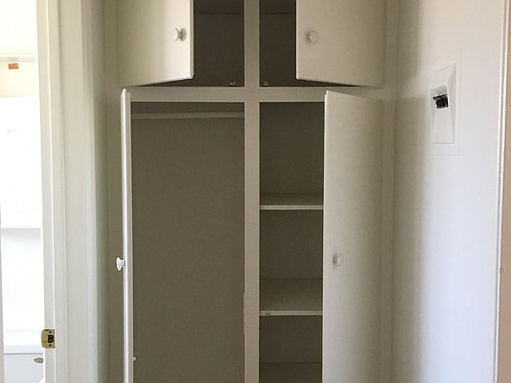 4th image of 640 Marion Pl APT 5