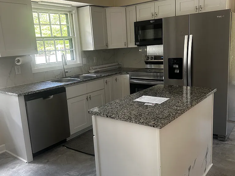 Shoreline Dr — Photo 7