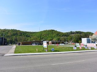 302 W Main St, Livingston, TN 38570
