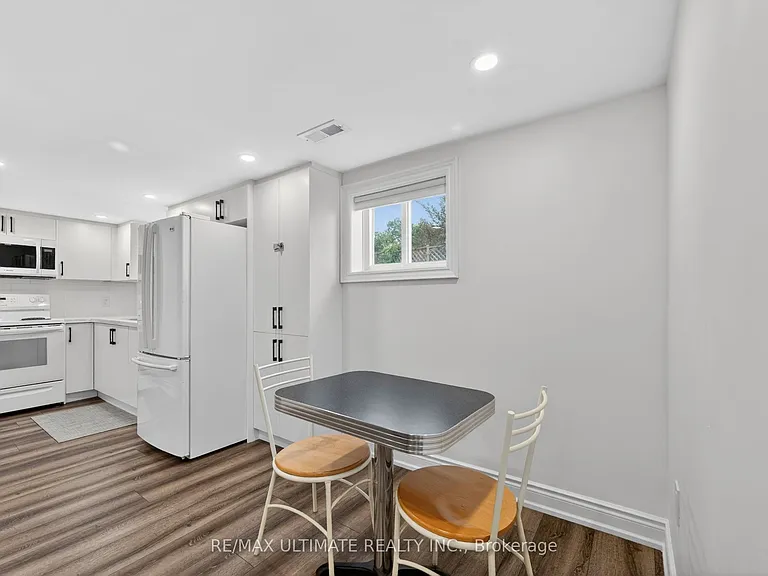 818 Krosno Blvd #BASEMENT — Photo 10