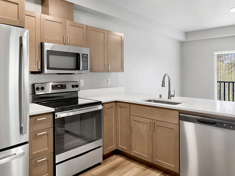 Kingsway Apartments — Photo 47