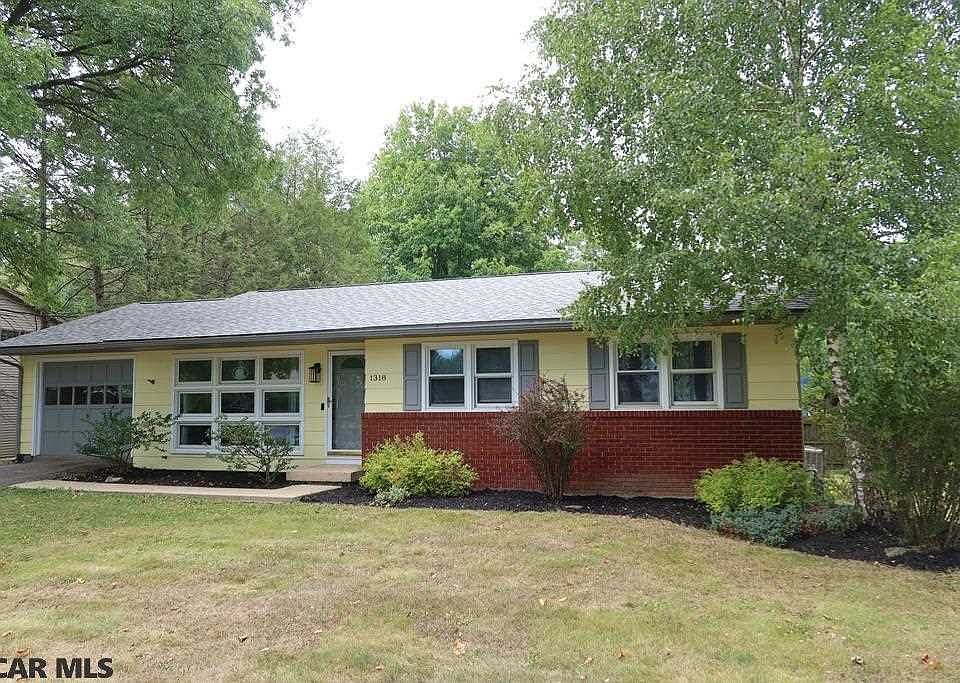 1st image of 1318 University Dr