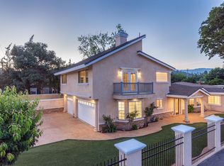 215 Burnham Rd, Oak View, CA 93022