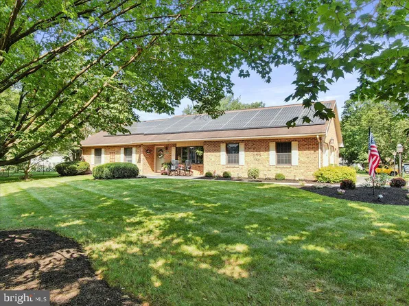 1050 Fiddlers Rd, Chambersburg, PA 17202