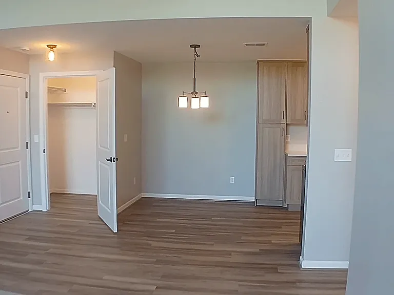 Prentiss Pointe Apartments — Photo 340