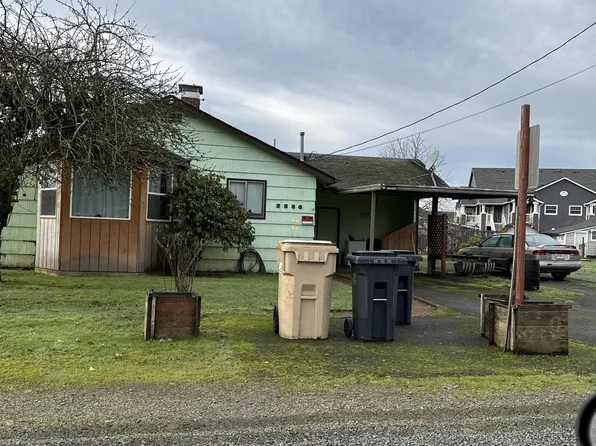 2236 May Ln, Lebanon, OR 97355
