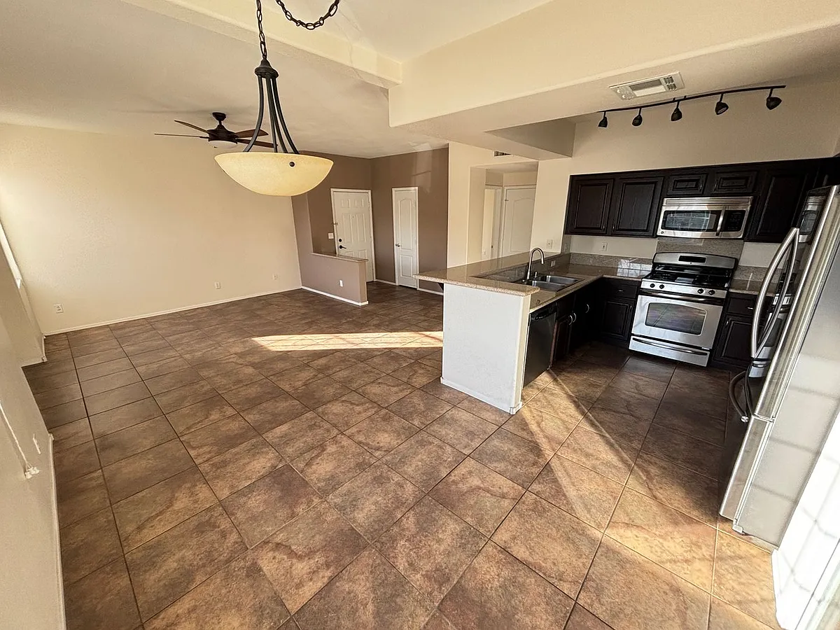 Building Photo - 1505 Blackcombe St #101