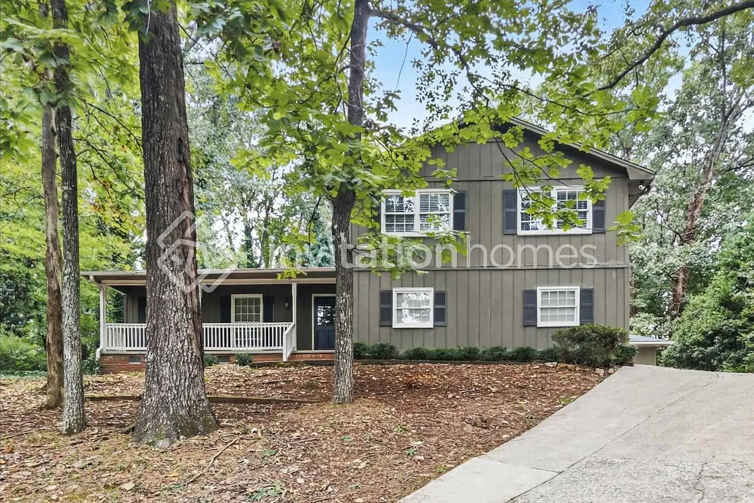 960 Hunterhill Dr Roswell, GA 30075 — Photo 1